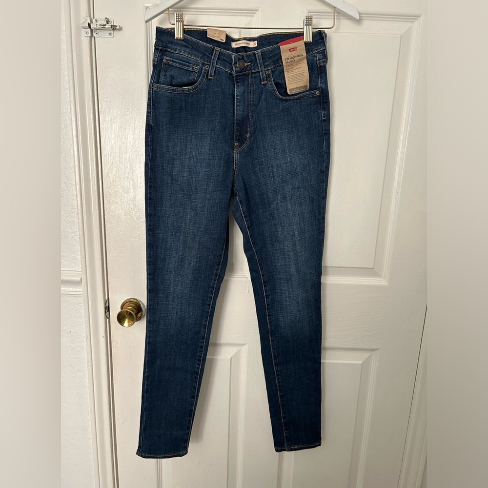 Levi's Women's Skinny Jeans in Dark Indigo